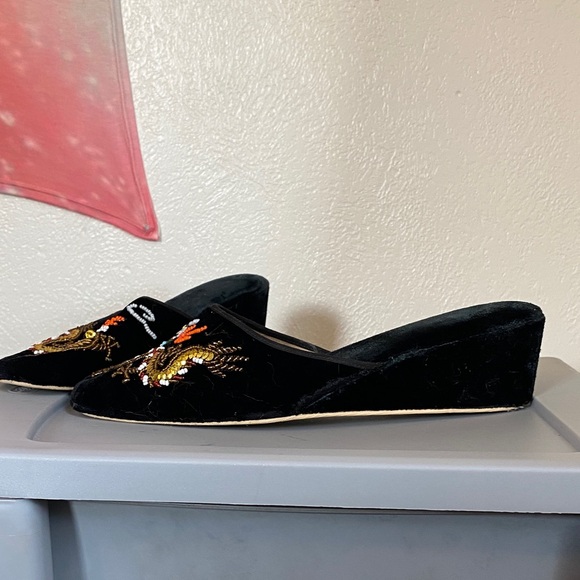 Black Velvet Mules with Dragon Embroidery vintage worn once - Picture 2 of 12